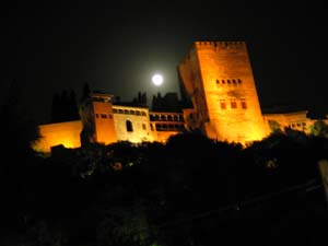 alhambra with full moon